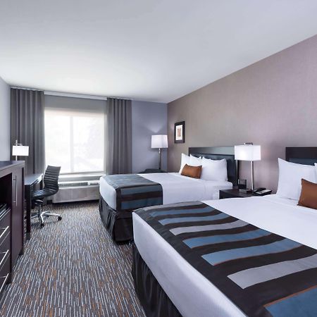 Wingate By Wyndham Sidney Hotel Exterior photo