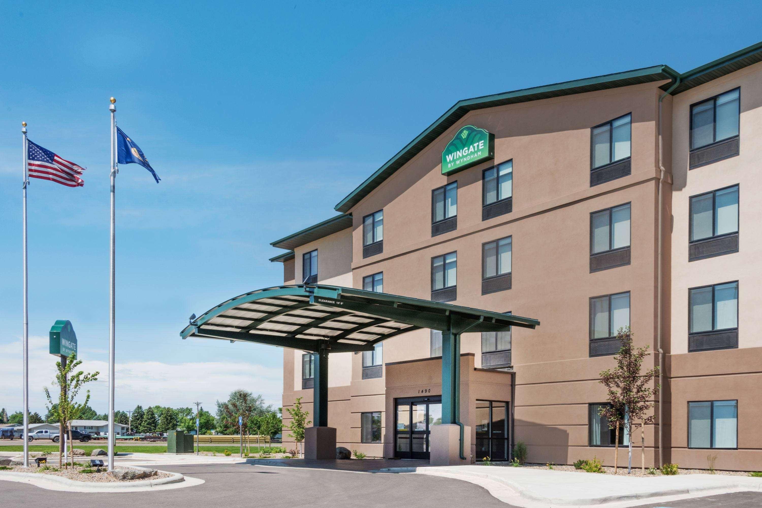Wingate By Wyndham Sidney Hotel Exterior photo